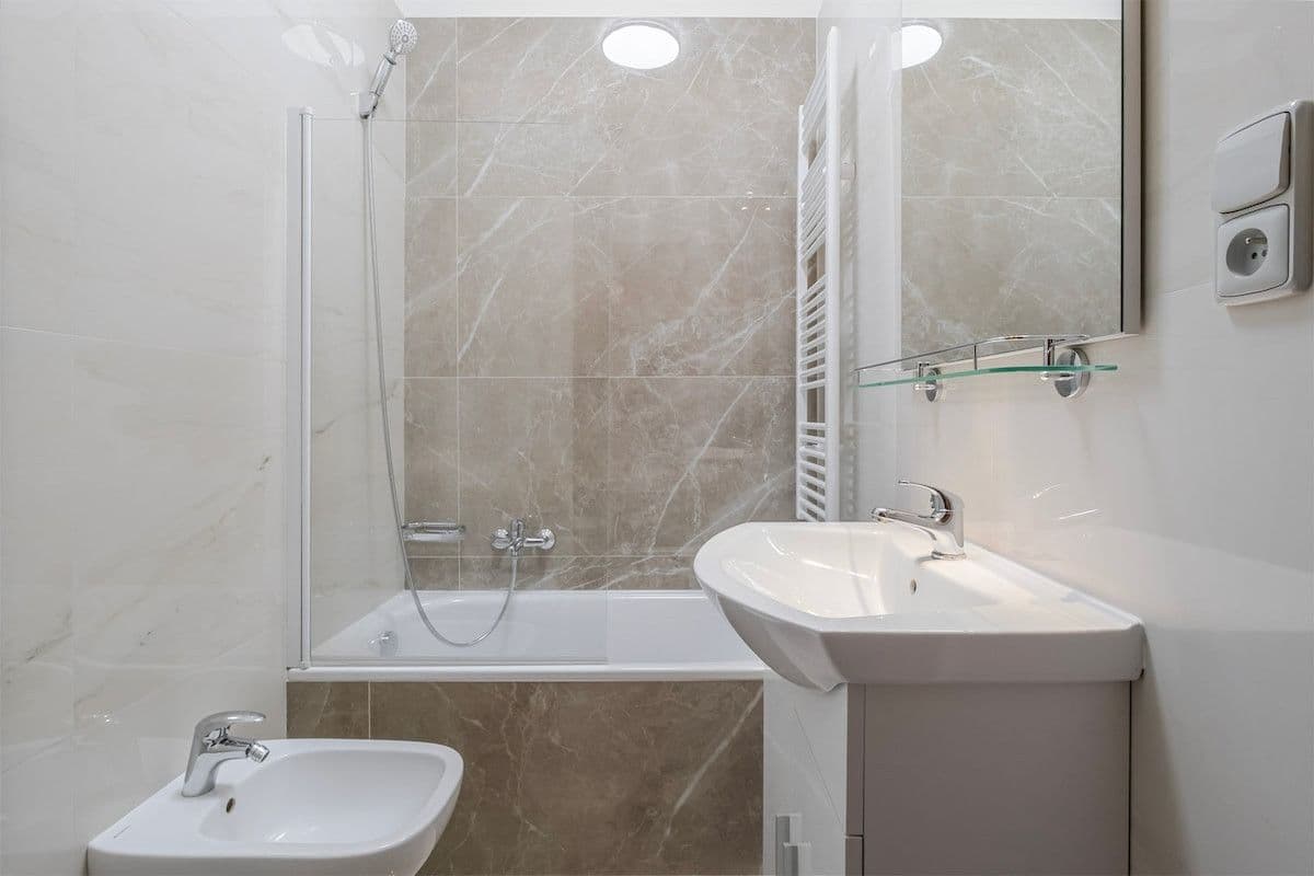 Prenájom bytu 84 m², Slavíkova, Praha, Praha Prenájom bytu 84 m², Slavíkova, Praha, Praha