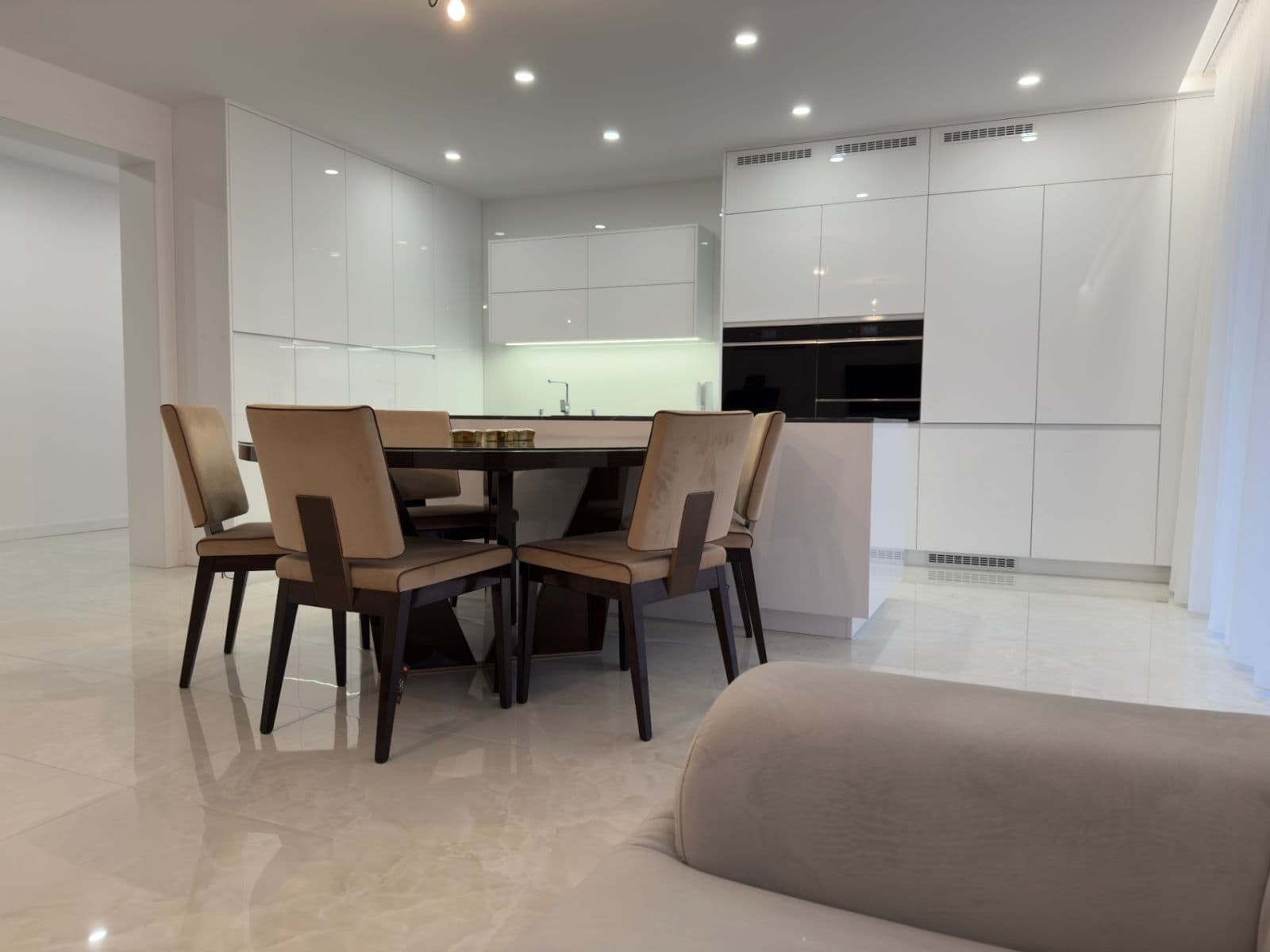 Predaj domu 312 m², pozemek 970 m², Golfová, Veľká Lomnica, Prešovský kraj Predaj domu 312 m², pozemek 970 m², Golfová, Veľká Lomnica, Prešovský kraj