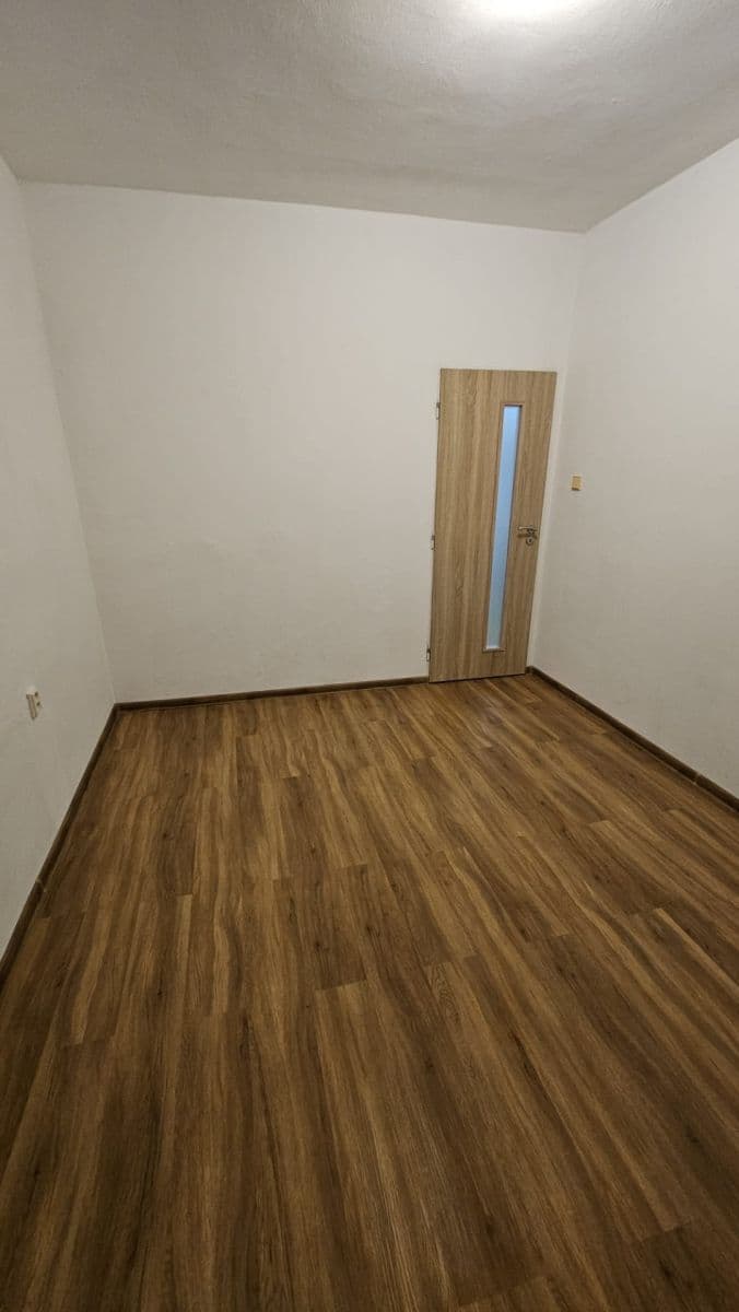 Prenájom bytu 2-izbový 35 m², Vrbová, Ústí nad Orlicí, Pardubický kraj Prenájom bytu 2-izbový 35 m², Vrbová, Ústí nad Orlicí, Pardubický kraj