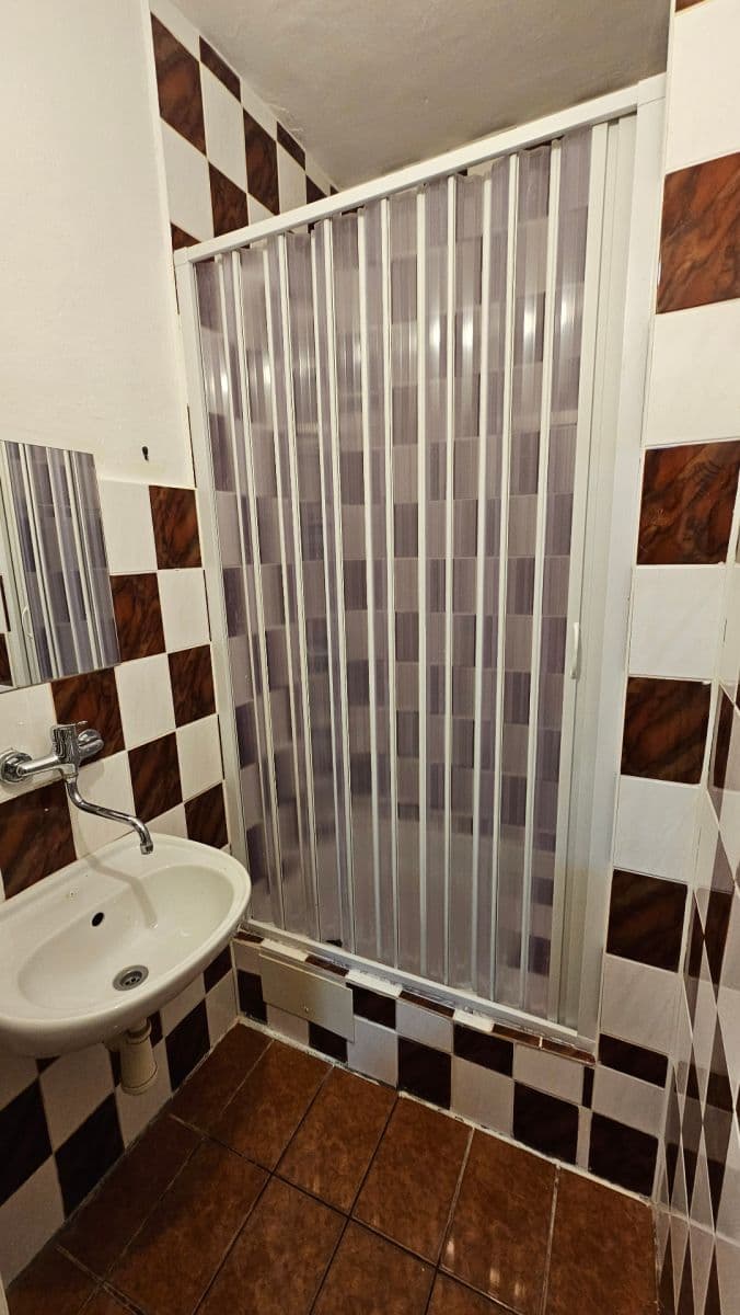 Prenájom bytu 2-izbový 35 m², Vrbová, Ústí nad Orlicí, Pardubický kraj Prenájom bytu 2-izbový 35 m², Vrbová, Ústí nad Orlicí, Pardubický kraj