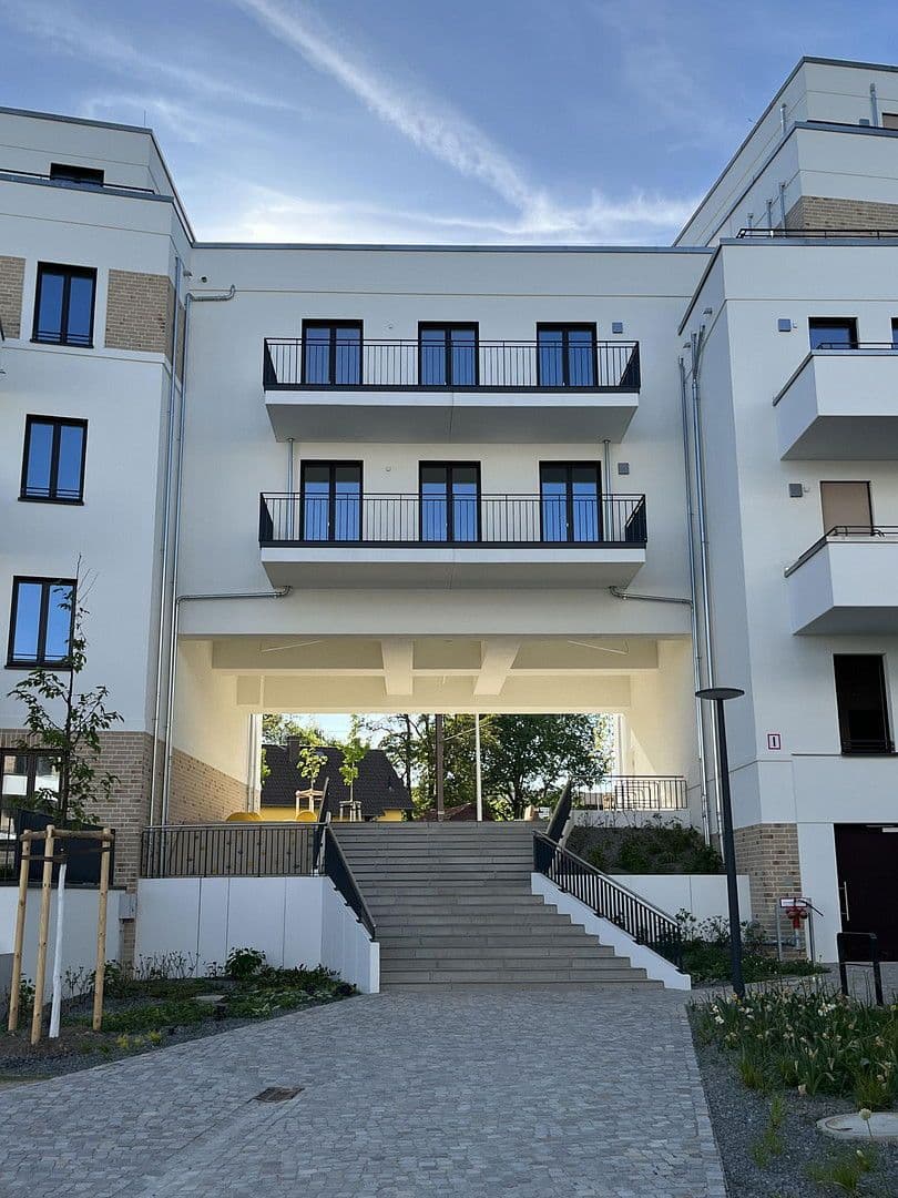 Prenájom bytu 3-izbový 98 m², Regattastr. 5, Berlin, Berlín Prenájom bytu 3-izbový 98 m², Regattastr. 5, Berlin, Berlín