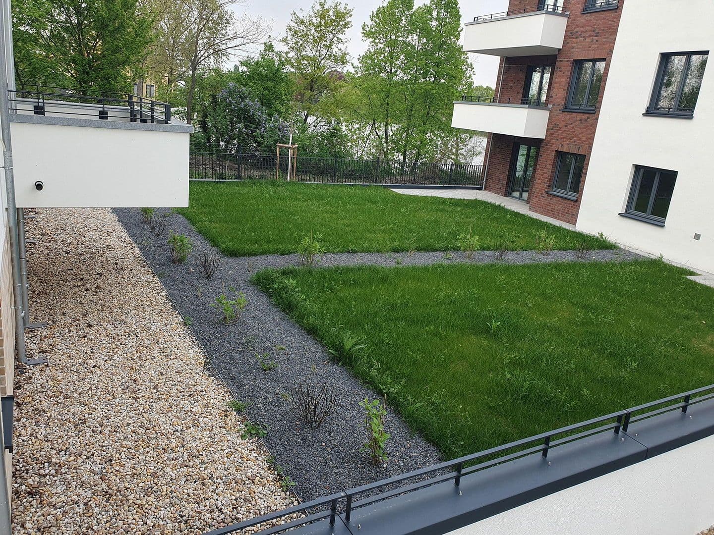 Prenájom bytu 3-izbový 98 m², Regattastr. 5, Berlin, Berlín Prenájom bytu 3-izbový 98 m², Regattastr. 5, Berlin, Berlín