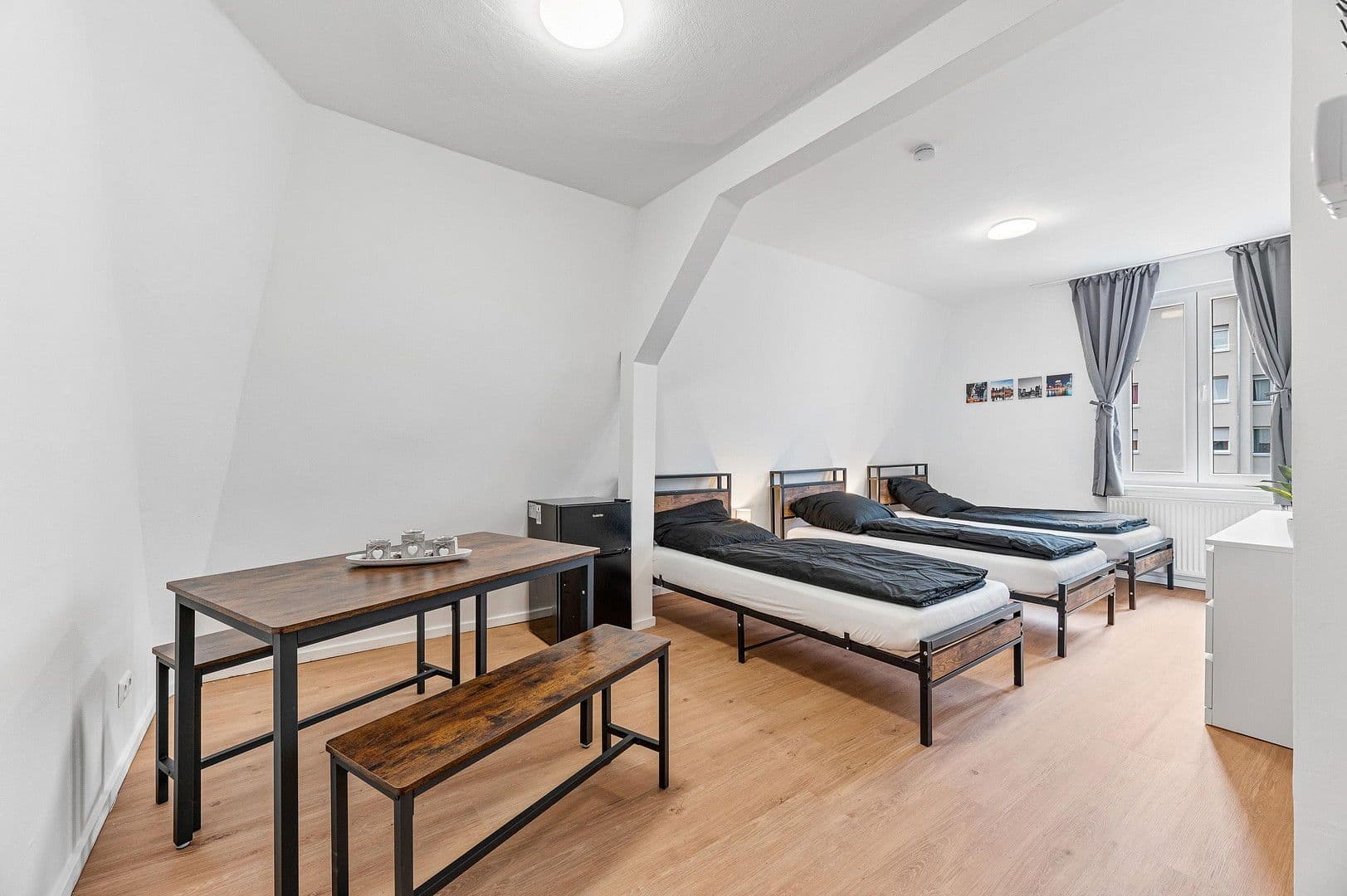 Prenájom nebytového priestoru 300 m², Rungestraße 4, Stuttgart, Bádensko-Wurttembersko Prenájom nebytového priestoru 300 m², Rungestraße 4, Stuttgart, Bádensko-Wurttembersko