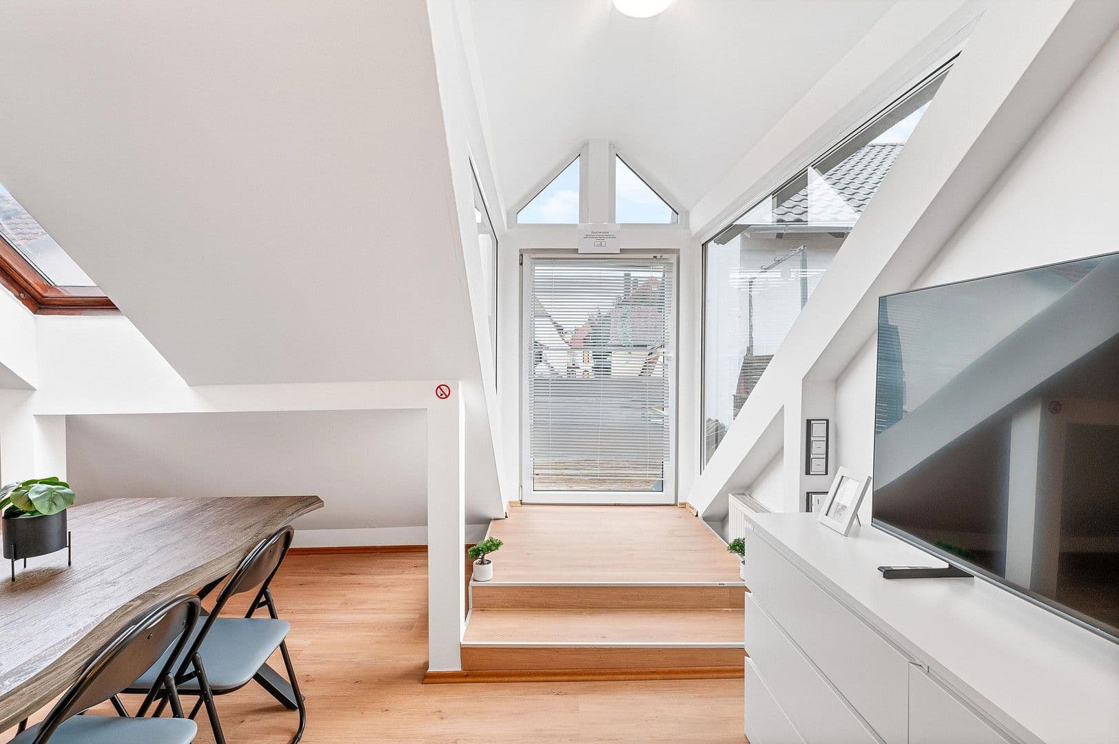 Prenájom nebytového priestoru 300 m², Rungestraße 4, Stuttgart, Bádensko-Wurttembersko Prenájom nebytového priestoru 300 m², Rungestraße 4, Stuttgart, Bádensko-Wurttembersko