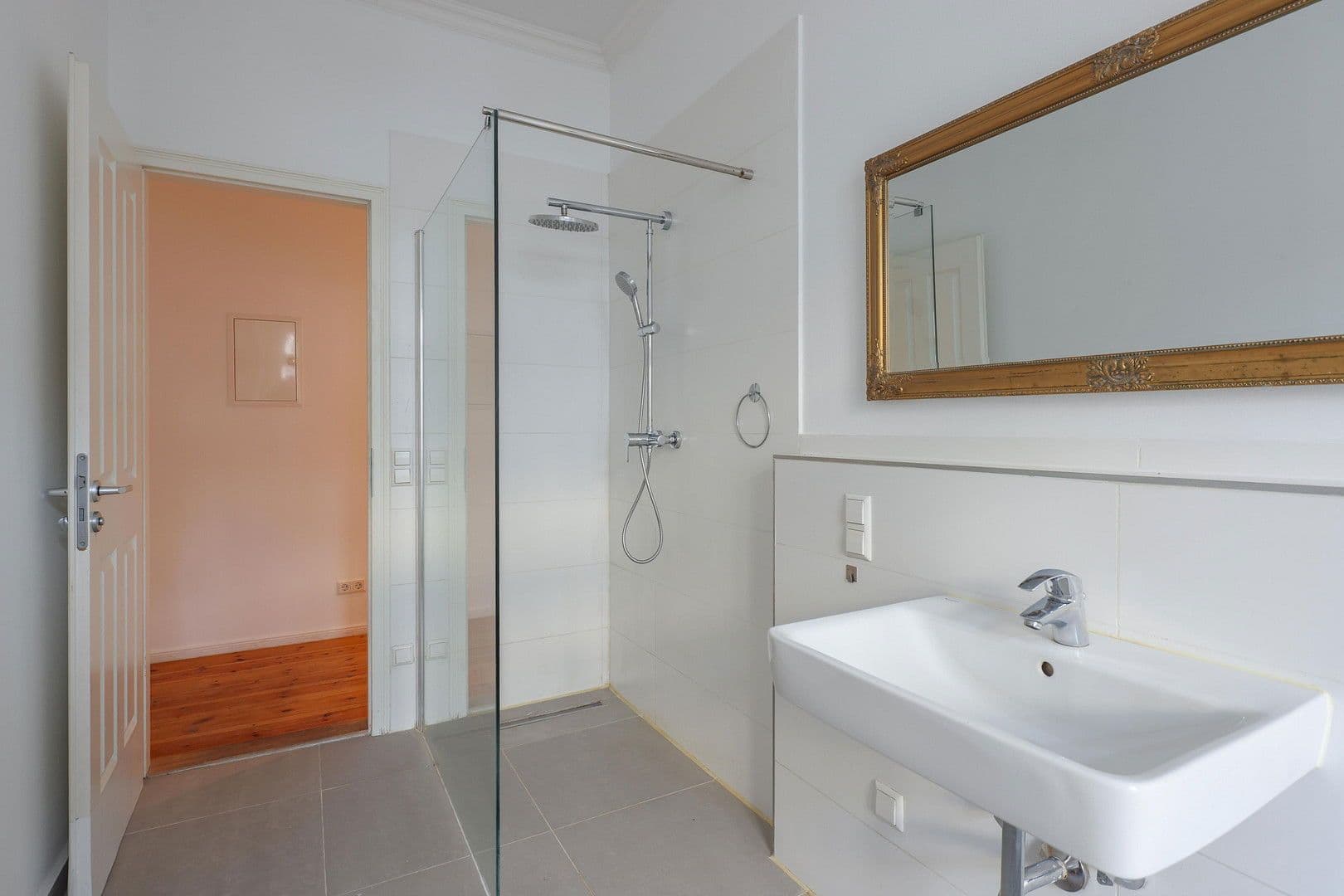 Predaj bytu 3-izbový 86 m², Berlin, Berlín Predaj bytu 3-izbový 86 m², Berlin, Berlín