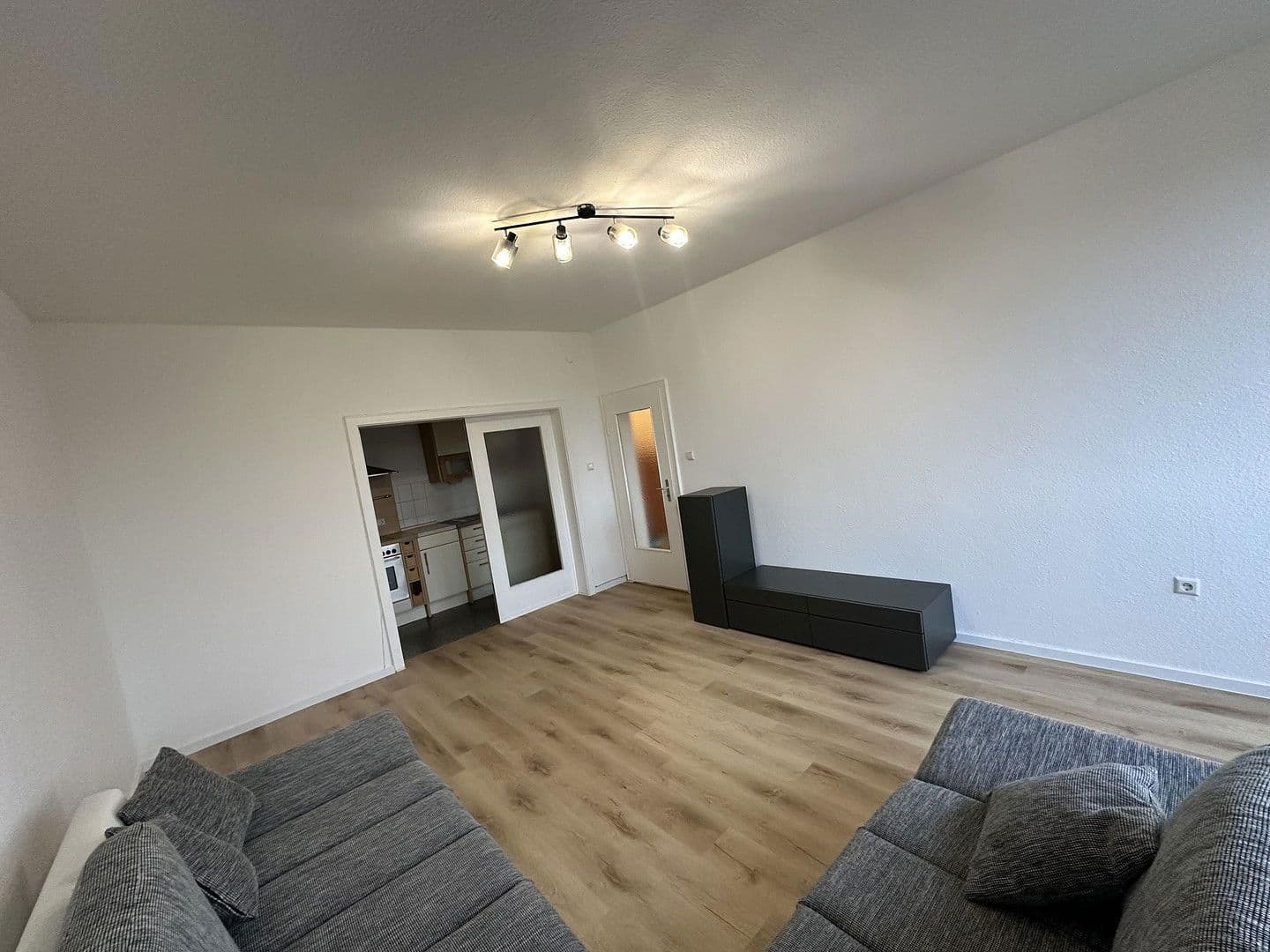 Prenájom bytu 2-izbový 54 m², Lauckerthof 7, Hannover, Dolné Sasko Prenájom bytu 2-izbový 54 m², Lauckerthof 7, Hannover, Dolné Sasko