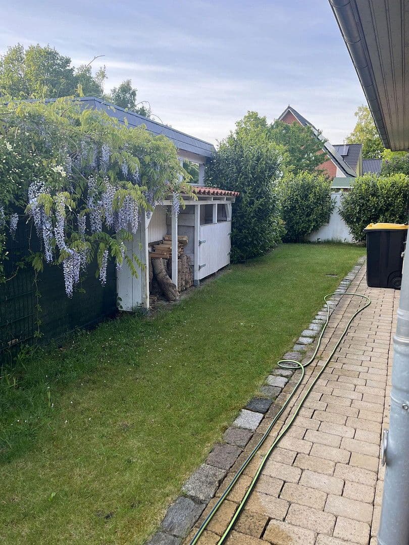 Predaj domu 140 m², pozemek 680 m², Grandweg 13 A, Quickborn, Šlezvicko-Holštajnsko Predaj domu 140 m², pozemek 680 m², Grandweg 13 A, Quickborn, Šlezvicko-Holštajnsko