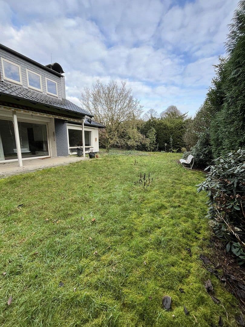 Predaj domu 230 m², pozemek 1.463 m², Königgrätzerstr. 12, Solingen, Severné Porýnie - Westfálsko Predaj domu 230 m², pozemek 1.463 m², Königgrätzerstr. 12, Solingen, Severné Porýnie - Westfálsko