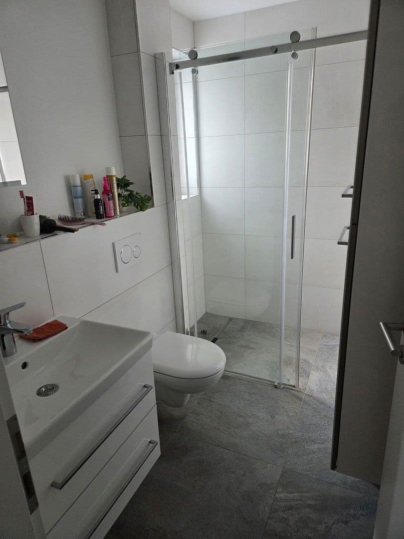 Prenájom bytu 3-izbový 88 m², Bischofsheim, Hesensko Prenájom bytu 3-izbový 88 m², Bischofsheim, Hesensko