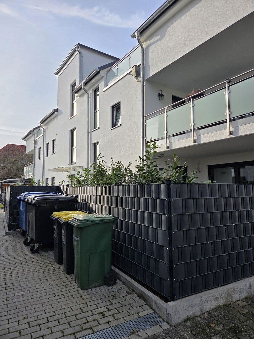 Prenájom bytu 3-izbový 88 m², Bischofsheim, Hesensko Prenájom bytu 3-izbový 88 m², Bischofsheim, Hesensko