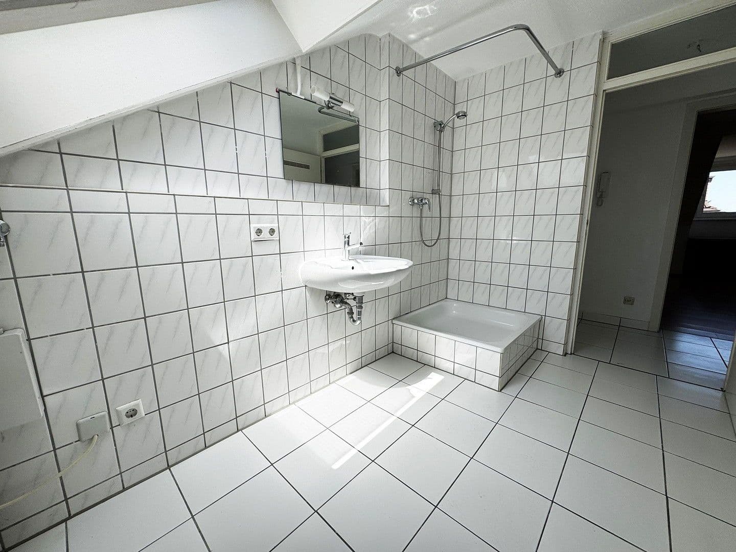 Prenájom bytu 3-izbový 67 m², Stuttgart, Bádensko-Wurttembersko Prenájom bytu 3-izbový 67 m², Stuttgart, Bádensko-Wurttembersko