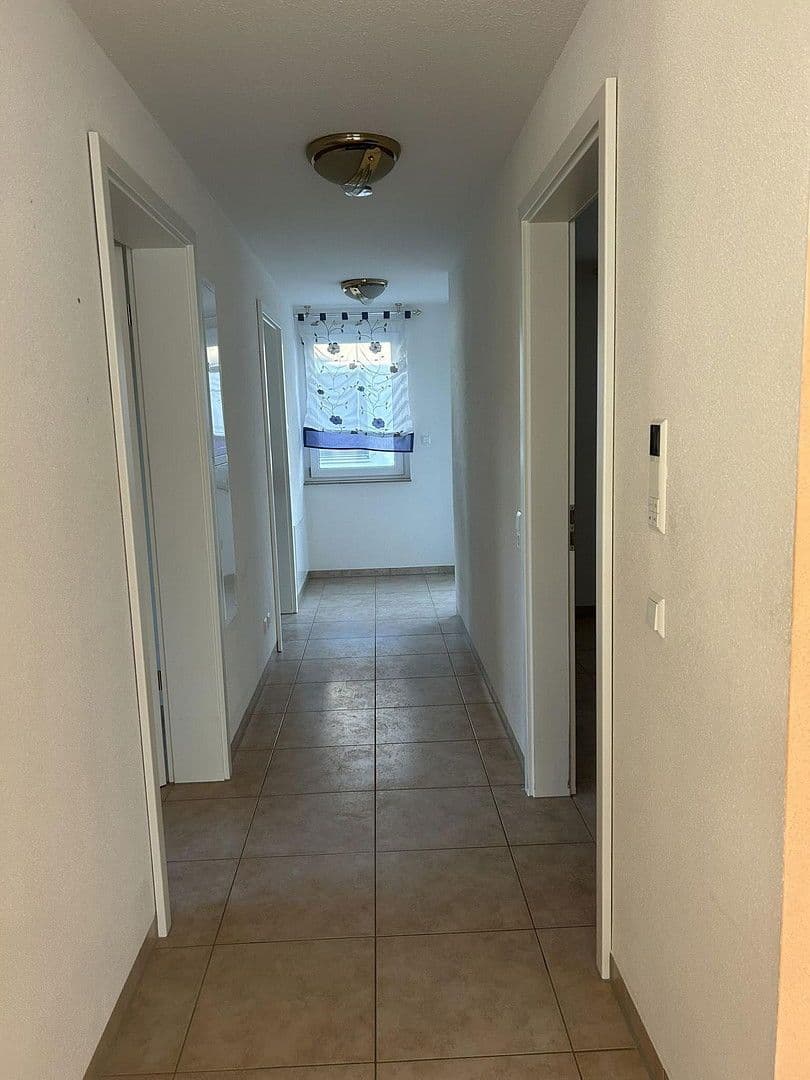 Prenájom bytu 3-izbový 80 m², Nufringen, Bádensko-Wurttembersko Prenájom bytu 3-izbový 80 m², Nufringen, Bádensko-Wurttembersko