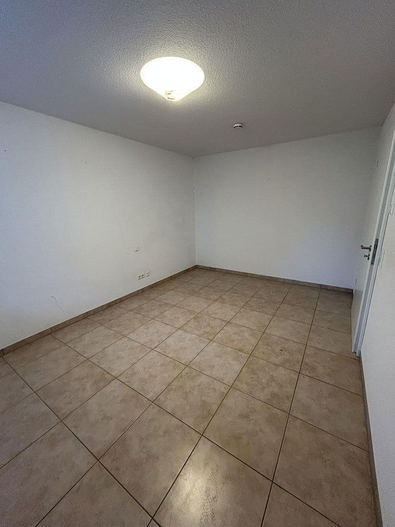 Prenájom bytu 3-izbový 80 m², Nufringen, Bádensko-Wurttembersko Prenájom bytu 3-izbový 80 m², Nufringen, Bádensko-Wurttembersko