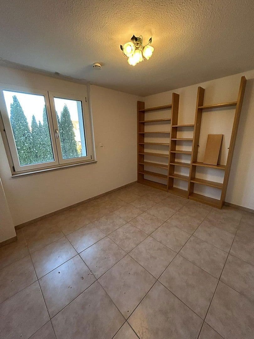 Prenájom bytu 3-izbový 80 m², Nufringen, Bádensko-Wurttembersko Prenájom bytu 3-izbový 80 m², Nufringen, Bádensko-Wurttembersko