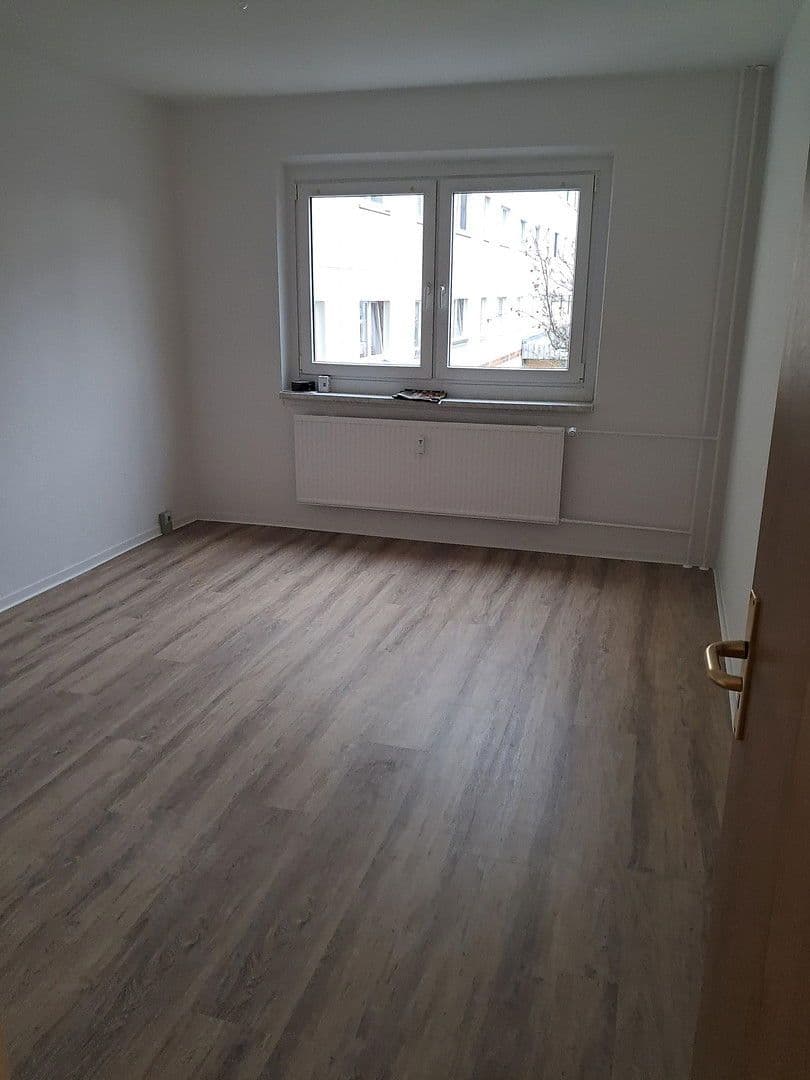 Prenájom bytu 2-izbový 51 m², Böhlener Straße 75, Berlin-Hellersdorf, Berlín Prenájom bytu 2-izbový 51 m², Böhlener Straße 75, Berlin-Hellersdorf, Berlín