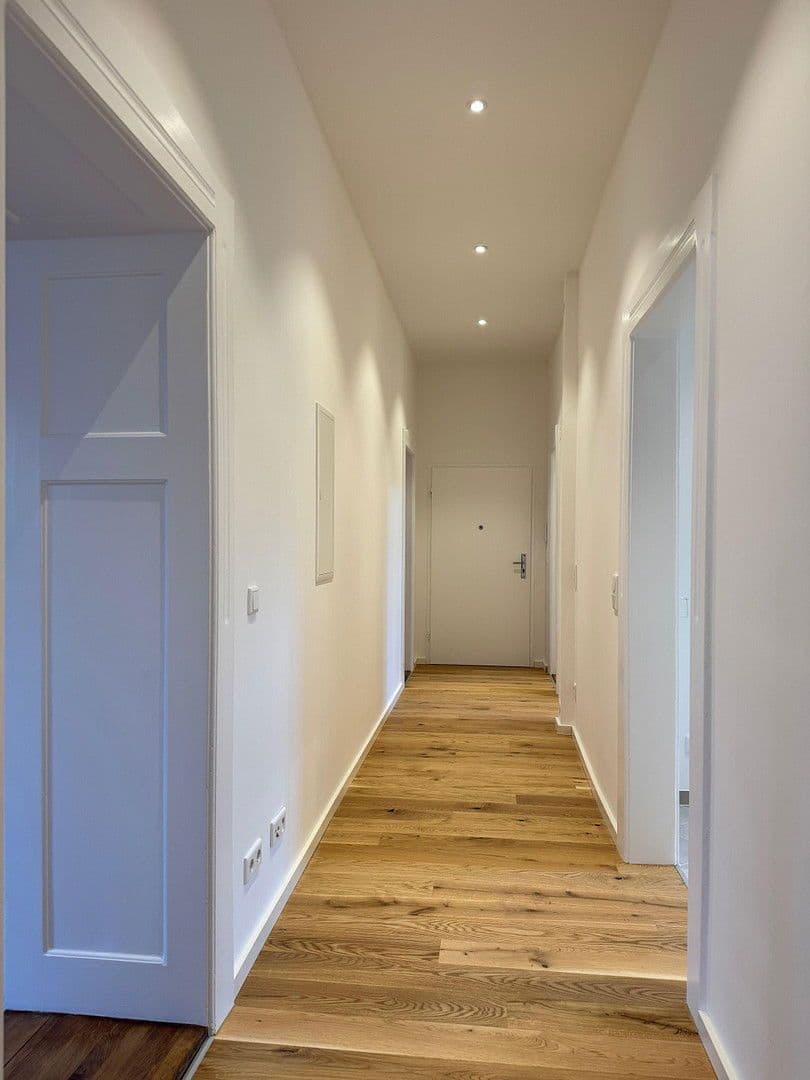 Prenájom bytu 3-izbový 93 m², Schanzenstraße 16, Nürnberg, Bavorsko Prenájom bytu 3-izbový 93 m², Schanzenstraße 16, Nürnberg, Bavorsko