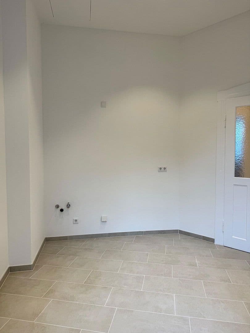 Prenájom bytu 3-izbový 93 m², Schanzenstraße 16, Nürnberg, Bavorsko Prenájom bytu 3-izbový 93 m², Schanzenstraße 16, Nürnberg, Bavorsko