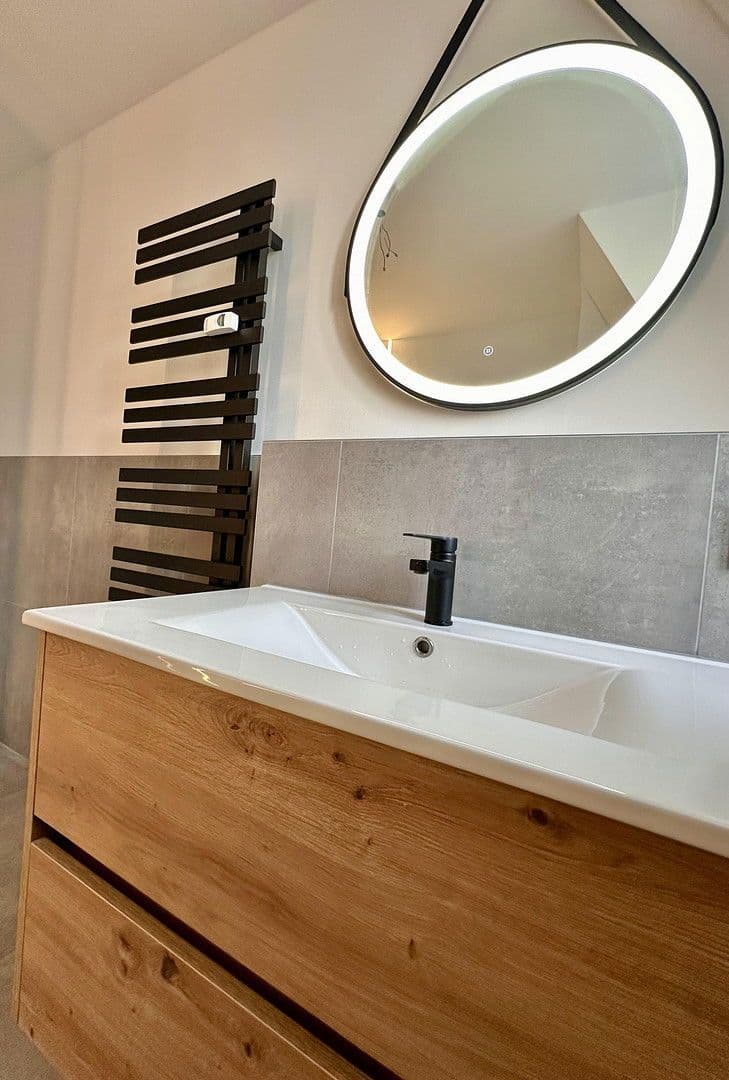 Predaj bytu 3-izbový 70 m², Dresden, Sasko Predaj bytu 3-izbový 70 m², Dresden, Sasko