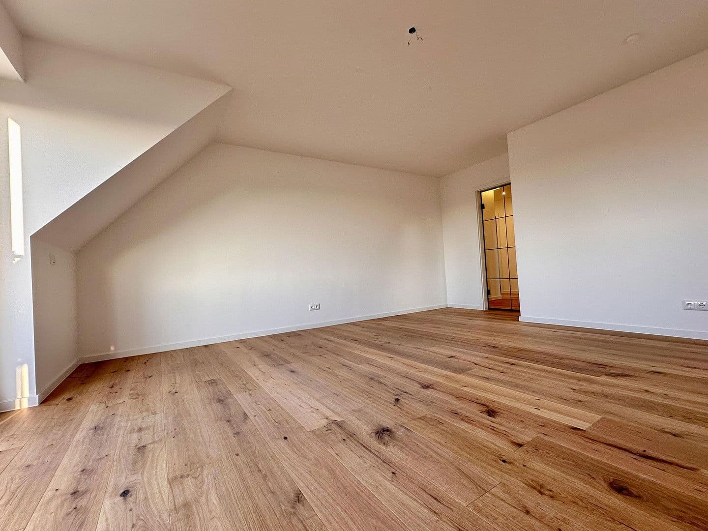 Predaj bytu 3-izbový 70 m², Dresden, Sasko Predaj bytu 3-izbový 70 m², Dresden, Sasko