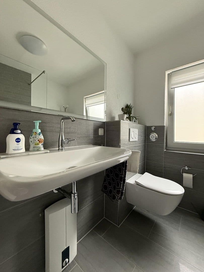 Prenájom bytu 3-izbový 86 m², Teudaldstr. 3, Nackenheim, Porýnie-Falcko Prenájom bytu 3-izbový 86 m², Teudaldstr. 3, Nackenheim, Porýnie-Falcko