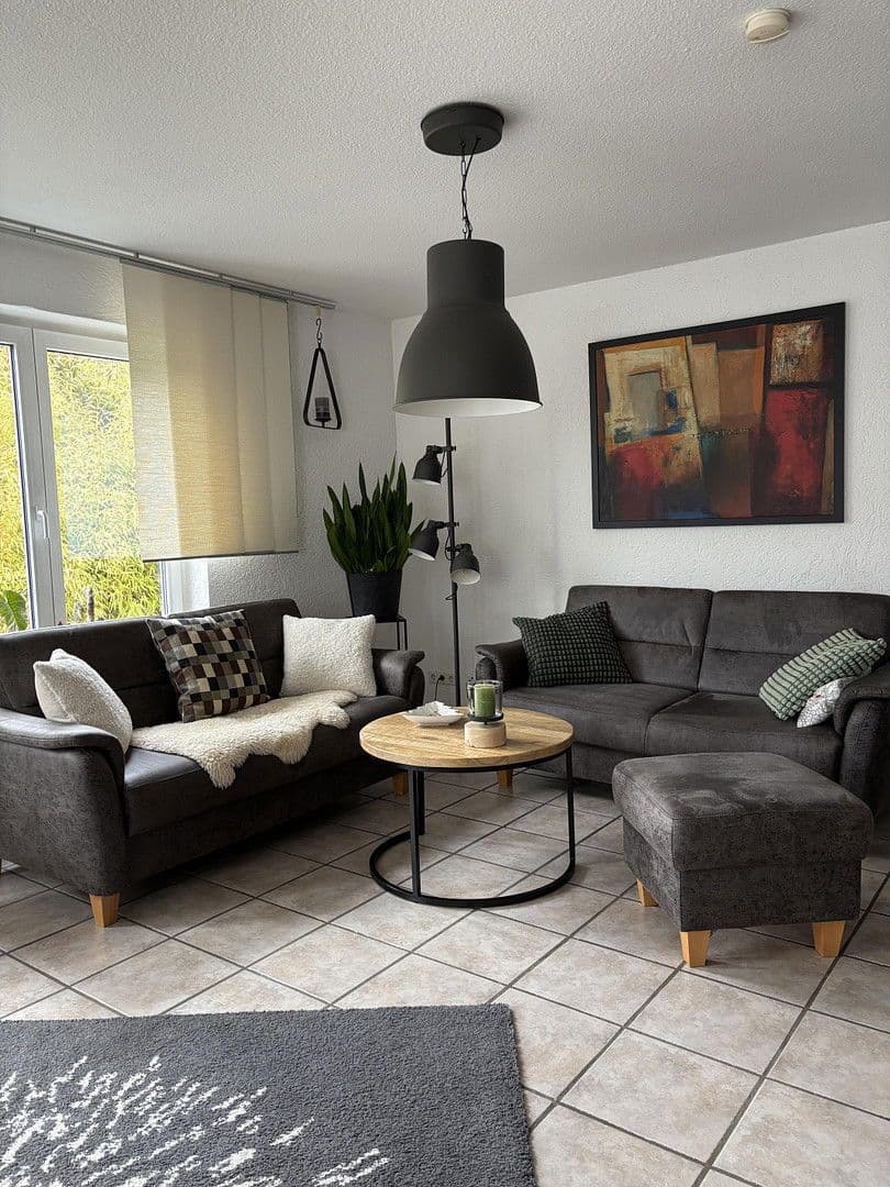 Predaj domu 193 m², pozemek 347 m², Hermann-Hesse-Straße 44 1, Niefern-Öschelbronn, Bádensko-Wurttembersko Predaj domu 193 m², pozemek 347 m², Hermann-Hesse-Straße 44 1, Niefern-Öschelbronn, Bádensko-Wurttembersko