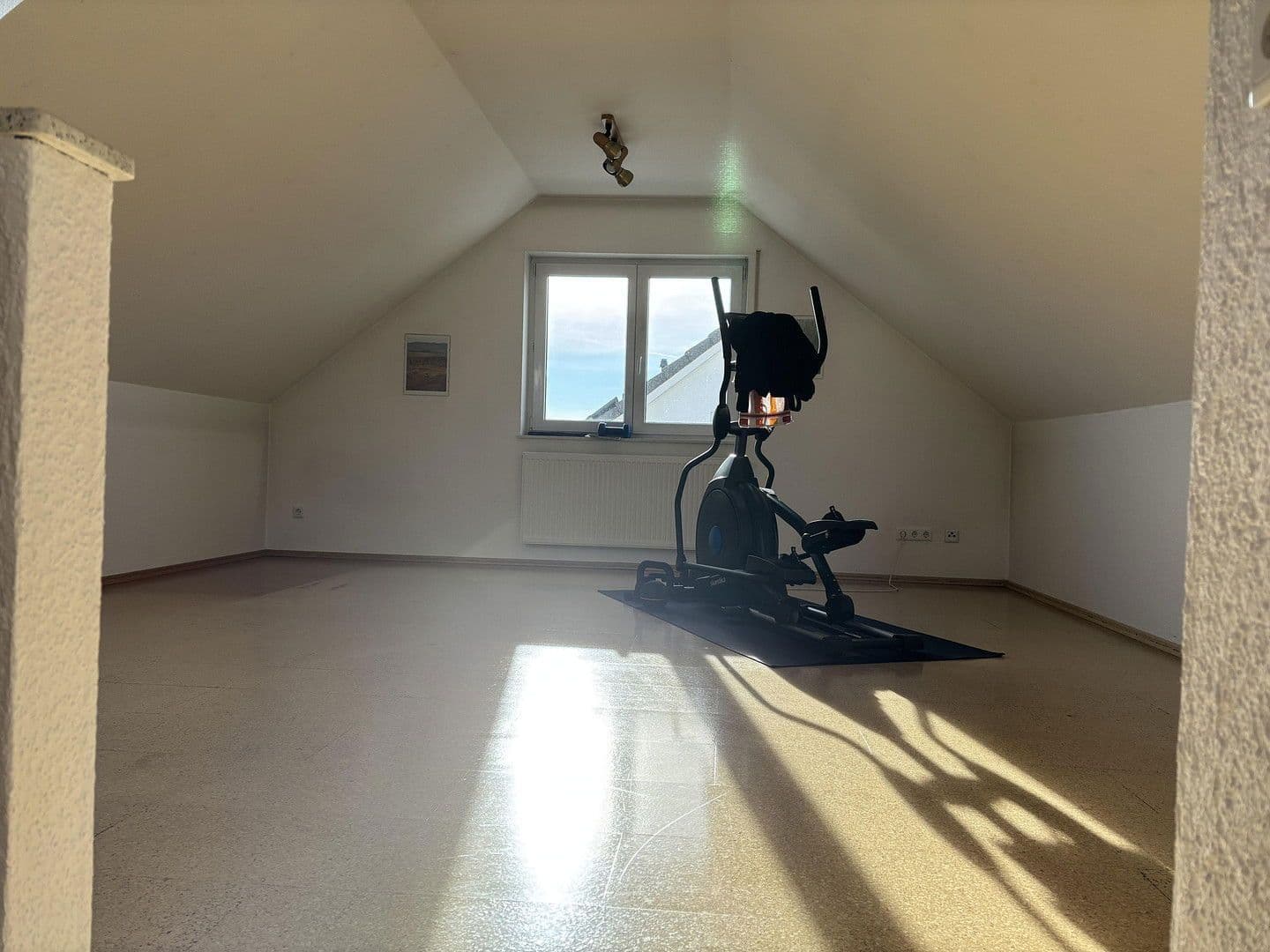 Predaj domu 193 m², pozemek 347 m², Hermann-Hesse-Straße 44 1, Niefern-Öschelbronn, Bádensko-Wurttembersko Predaj domu 193 m², pozemek 347 m², Hermann-Hesse-Straße 44 1, Niefern-Öschelbronn, Bádensko-Wurttembersko