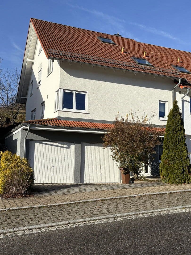 Predaj domu 193 m², pozemek 347 m², Hermann-Hesse-Straße 44 1, Niefern-Öschelbronn, Bádensko-Wurttembersko Predaj domu 193 m², pozemek 347 m², Hermann-Hesse-Straße 44 1, Niefern-Öschelbronn, Bádensko-Wurttembersko