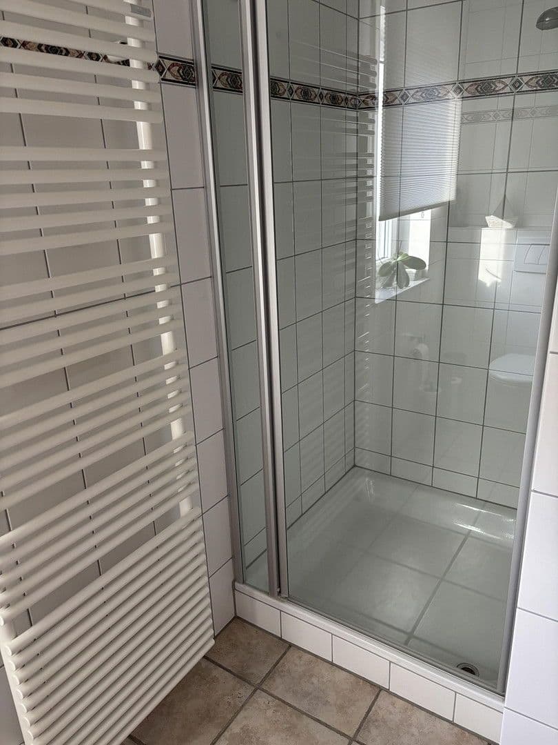 Predaj domu 193 m², pozemek 347 m², Hermann-Hesse-Straße 44 1, Niefern-Öschelbronn, Bádensko-Wurttembersko Predaj domu 193 m², pozemek 347 m², Hermann-Hesse-Straße 44 1, Niefern-Öschelbronn, Bádensko-Wurttembersko