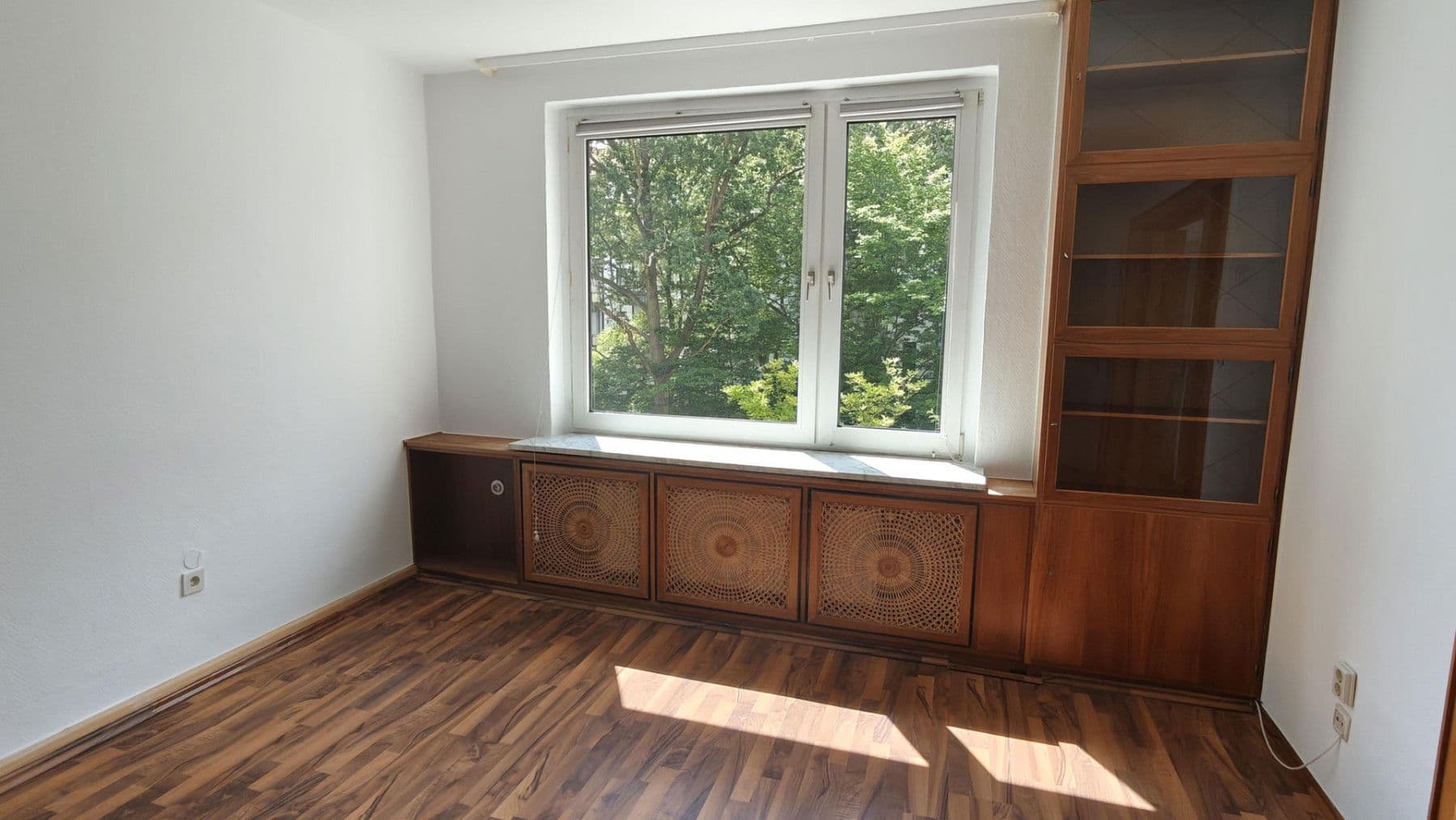 Prenájom bytu 4-izbový 115 m², Steinmetzstr. 6, Hannover, Dolné Sasko Prenájom bytu 4-izbový 115 m², Steinmetzstr. 6, Hannover, Dolné Sasko