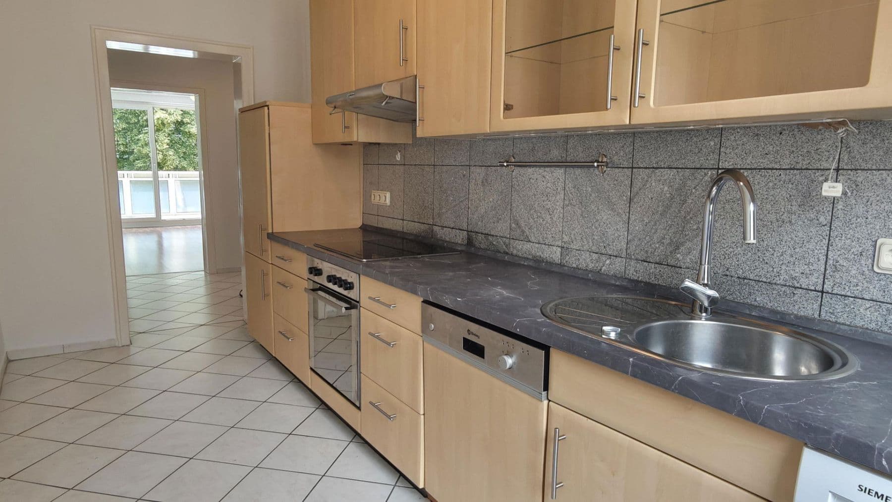 Prenájom bytu 4-izbový 115 m², Steinmetzstr. 6, Hannover, Dolné Sasko Prenájom bytu 4-izbový 115 m², Steinmetzstr. 6, Hannover, Dolné Sasko