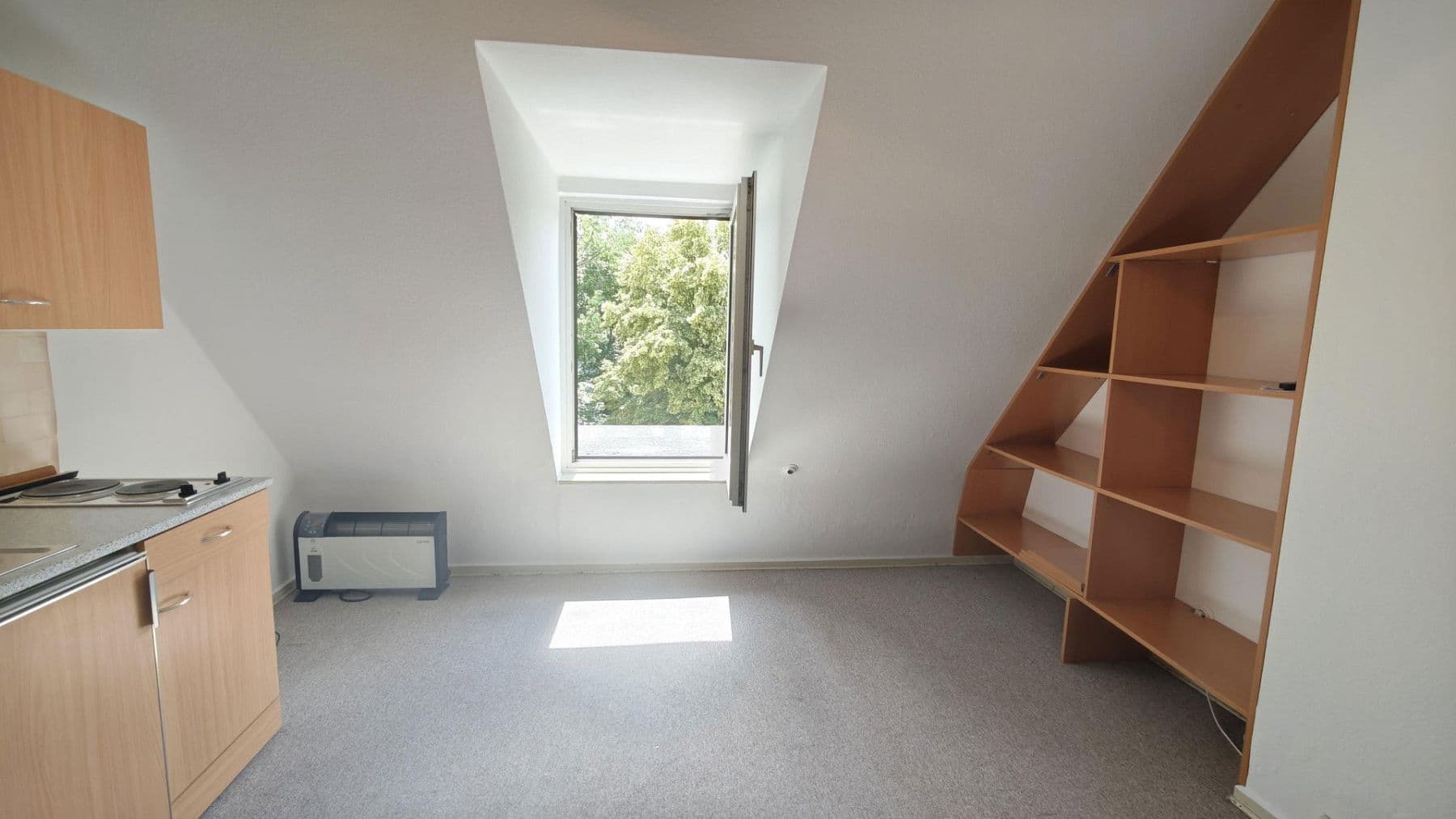 Prenájom bytu 4-izbový 115 m², Steinmetzstr. 6, Hannover, Dolné Sasko Prenájom bytu 4-izbový 115 m², Steinmetzstr. 6, Hannover, Dolné Sasko