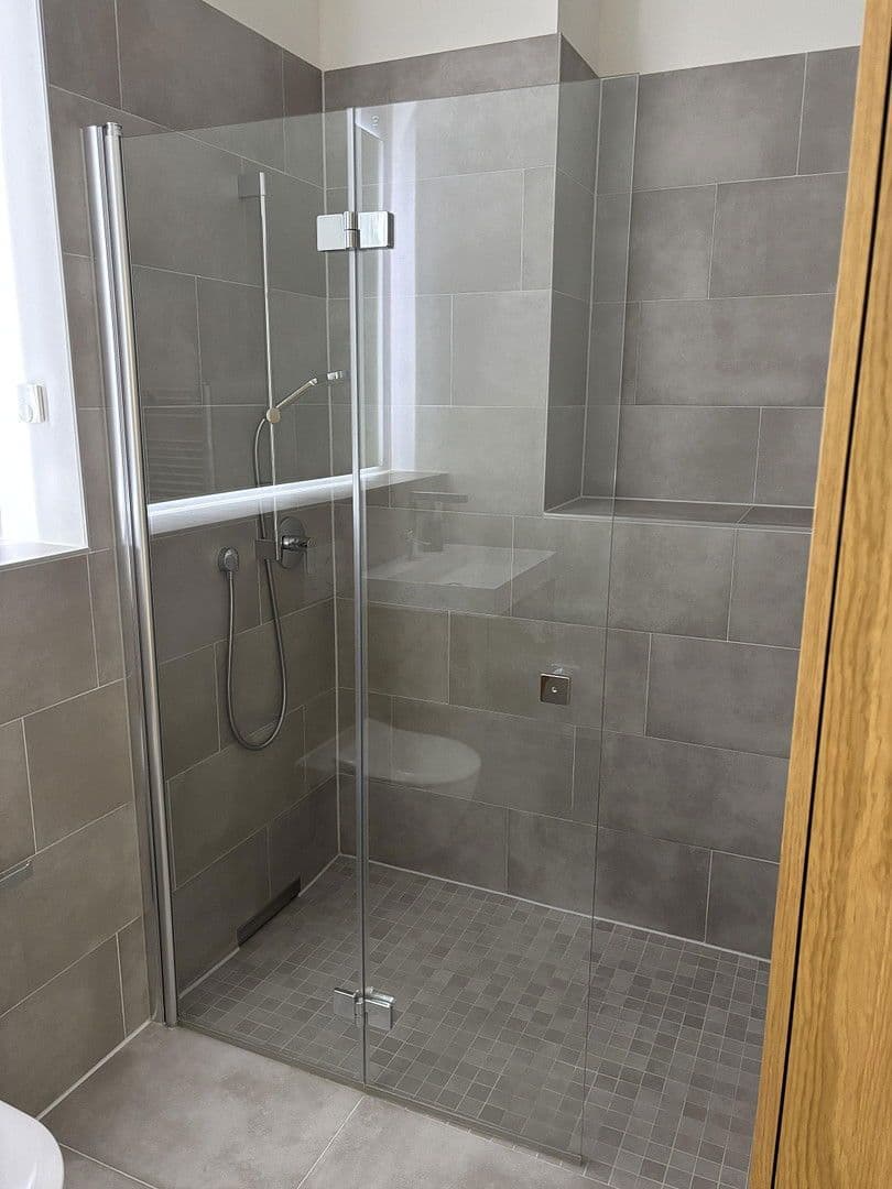 Prenájom bytu 3-izbový 105 m², Regattastr 51e, Berlin, Berlín Prenájom bytu 3-izbový 105 m², Regattastr 51e, Berlin, Berlín