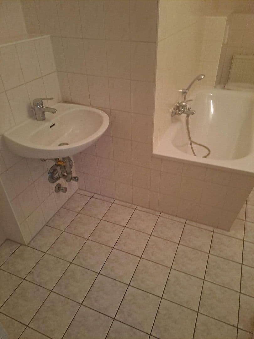 Prenájom bytu 2-izbový 44 m², Othmarsweg 5, Naumburg (Saale), Sasko-Anhaltsko Prenájom bytu 2-izbový 44 m², Othmarsweg 5, Naumburg (Saale), Sasko-Anhaltsko