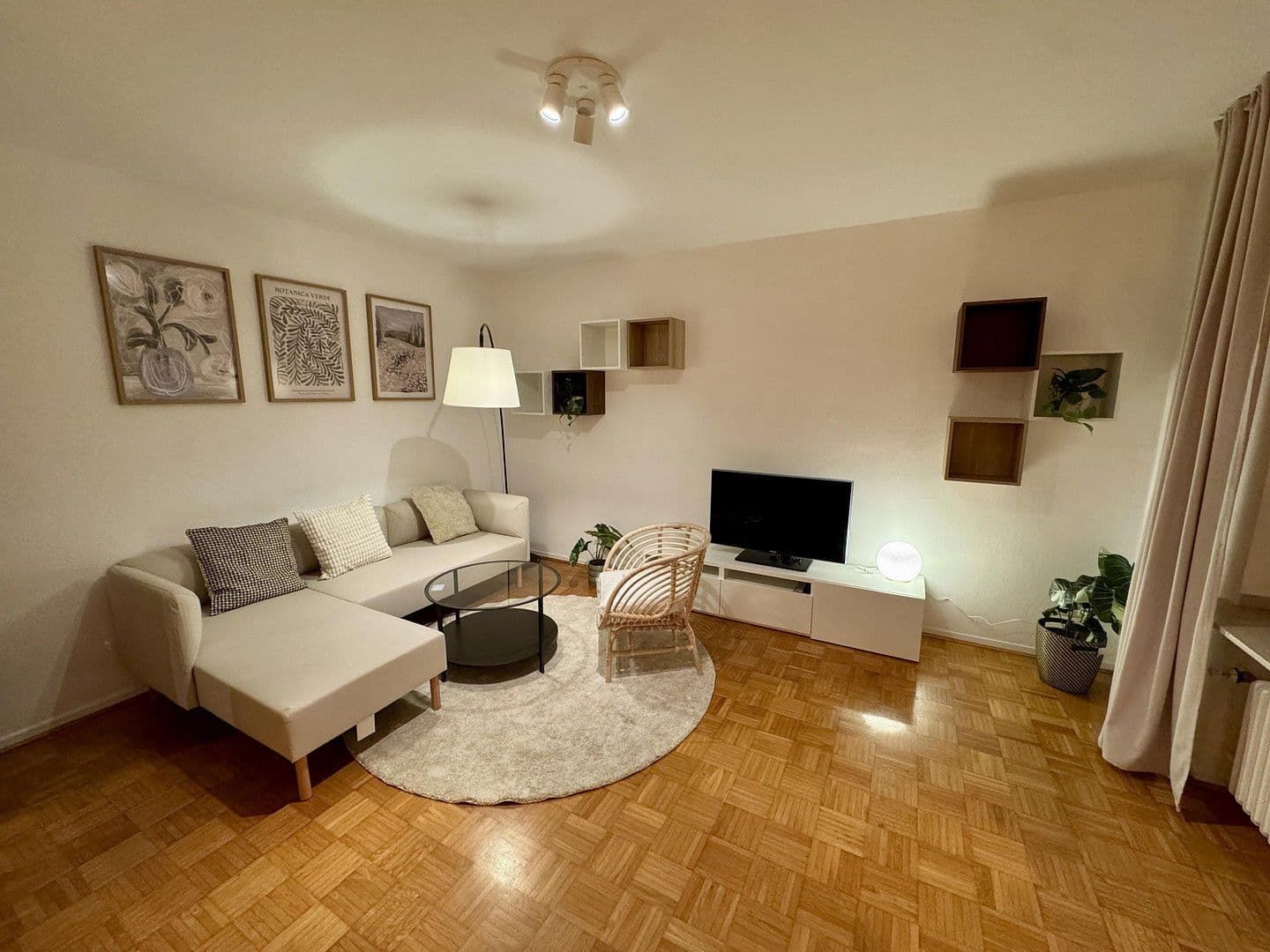 Prenájom bytu 3-izbový 71 m², Kassel, Hesensko Prenájom bytu 3-izbový 71 m², Kassel, Hesensko