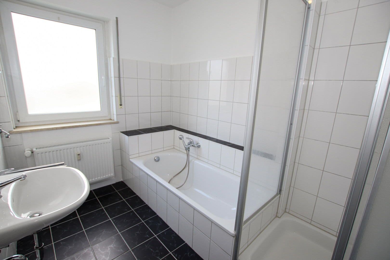 Prenájom bytu 3-izbový 91 m², Bachstraße 4, Lingen (Ems), Dolné Sasko Prenájom bytu 3-izbový 91 m², Bachstraße 4, Lingen (Ems), Dolné Sasko