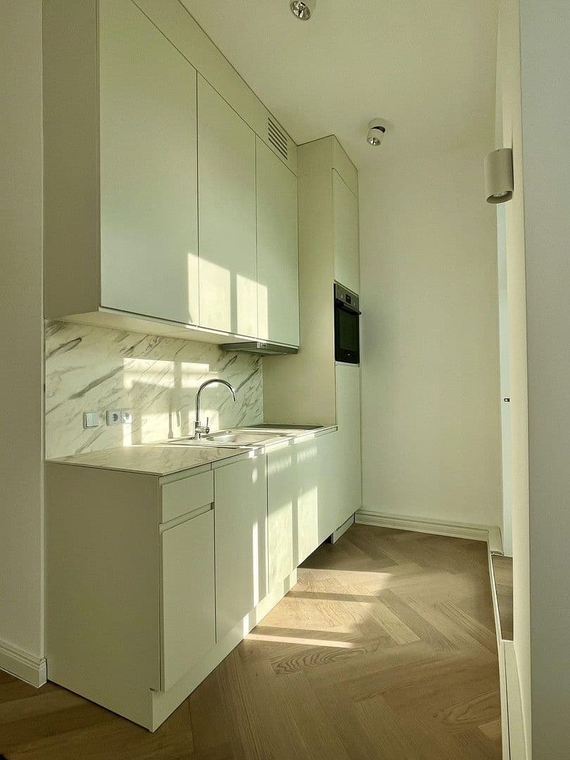 Prenájom bytu 1-izbový 35 m², Schöneberger Straße 9, Berlin, Berlín Prenájom bytu 1-izbový 35 m², Schöneberger Straße 9, Berlin, Berlín