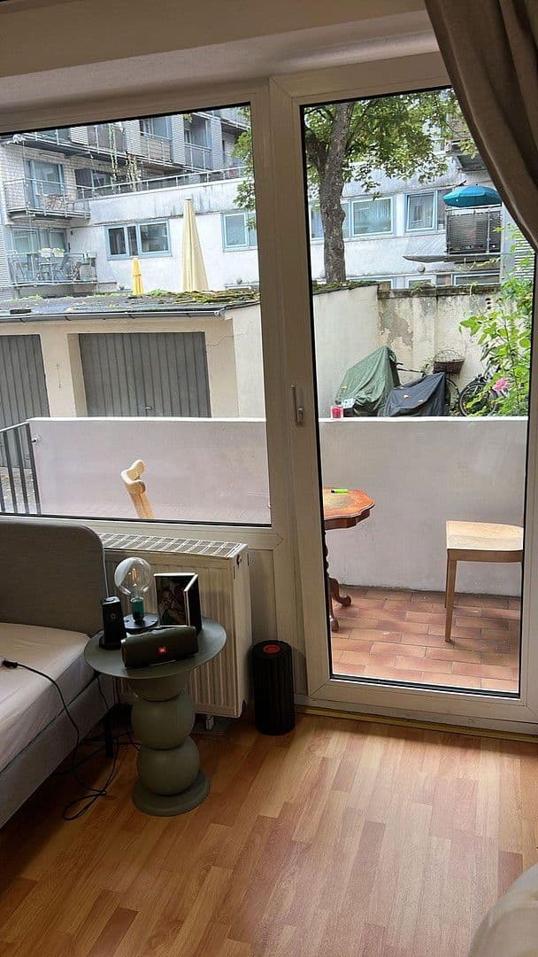 Prenájom bytu 4-izbový 75 m², Moltkestr, Köln, Severné Porýnie - Westfálsko Prenájom bytu 4-izbový 75 m², Moltkestr, Köln, Severné Porýnie - Westfálsko