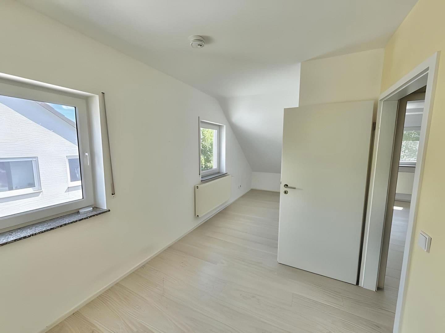 Prenájom domu 185 m², pozemek 400 m², Bruchköbel, Hesensko Prenájom domu 185 m², pozemek 400 m², Bruchköbel, Hesensko