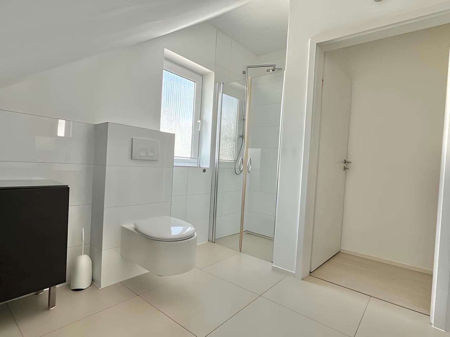 Prenájom domu 185 m², pozemek 400 m², Bruchköbel, Hesensko Prenájom domu 185 m², pozemek 400 m², Bruchköbel, Hesensko