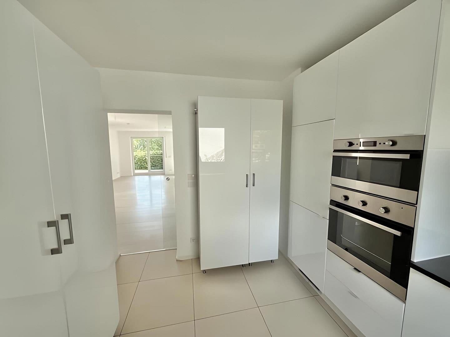 Prenájom domu 185 m², pozemek 400 m², Bruchköbel, Hesensko Prenájom domu 185 m², pozemek 400 m², Bruchköbel, Hesensko