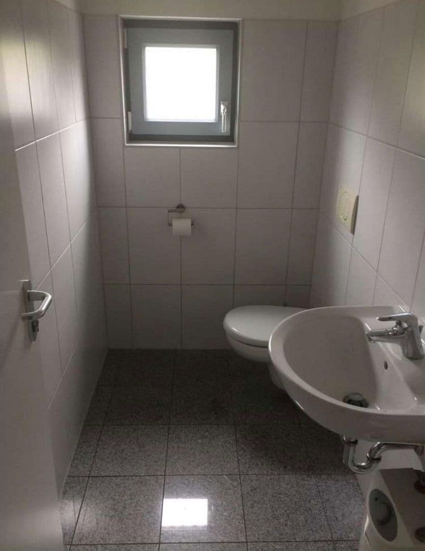 Prenájom nebytového priestoru 750 m², Carl Zeiss Str. 8, Bad Camberg, Hesensko Prenájom nebytového priestoru 750 m², Carl Zeiss Str. 8, Bad Camberg, Hesensko