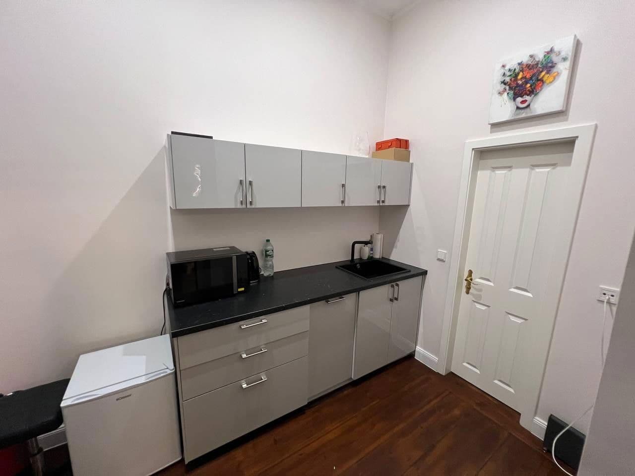 Prenájom kancelárie 87 m², Bregenzerstrasse 10 10707 Berlin, Berlin, Berlín Prenájom kancelárie 87 m², Bregenzerstrasse 10 10707 Berlin, Berlin, Berlín