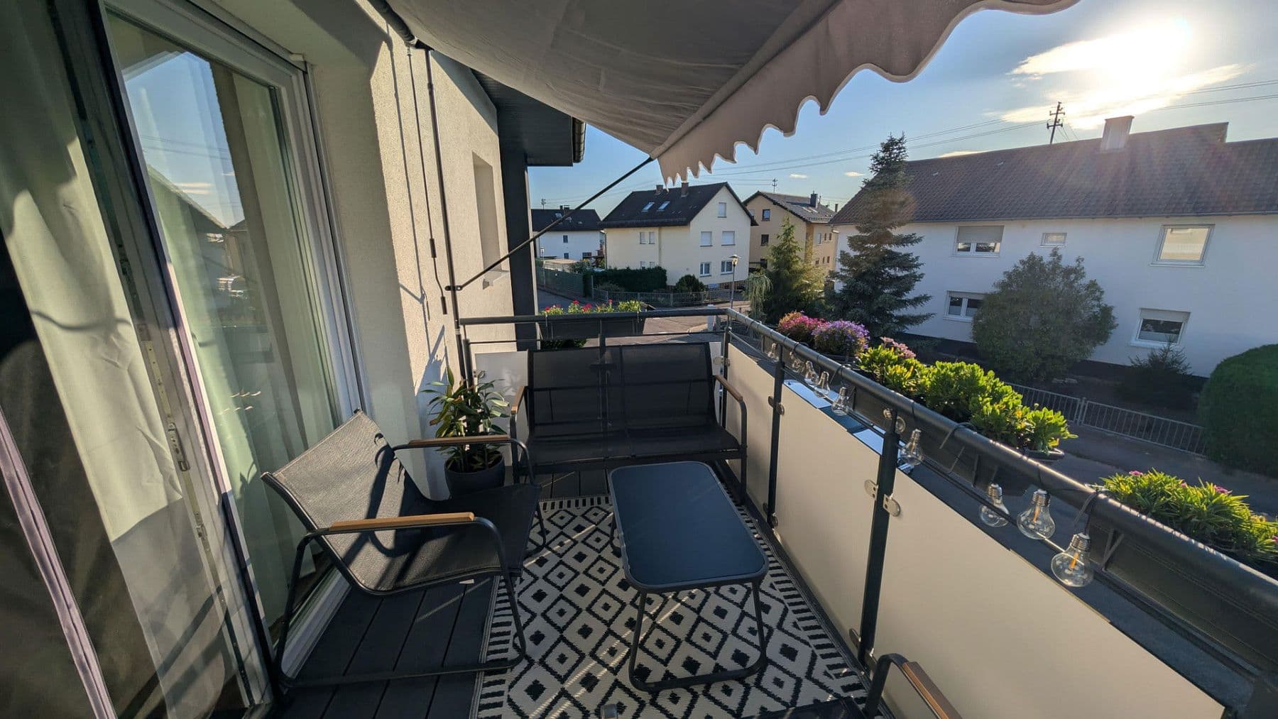 Prenájom bytu 2-izbový 74 m², Mühlhausenerstr. 30, Östringen, Bádensko-Wurttembersko Prenájom bytu 2-izbový 74 m², Mühlhausenerstr. 30, Östringen, Bádensko-Wurttembersko