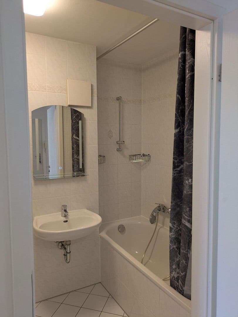 Prenájom bytu 30 m², Grünauer Str. 123, Berlin-Köpenick, Berlín Prenájom bytu 30 m², Grünauer Str. 123, Berlin-Köpenick, Berlín