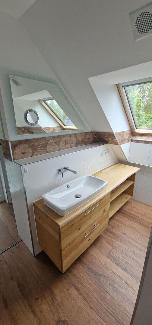 Prenájom domu 145 m², pozemek 150 m², Weydemeyerstr 180a, Chemnitz, Sasko Prenájom domu 145 m², pozemek 150 m², Weydemeyerstr 180a, Chemnitz, Sasko