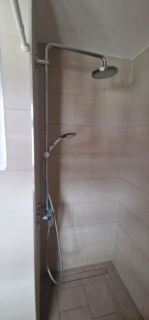 Prenájom domu 145 m², pozemek 150 m², Weydemeyerstr 180a, Chemnitz, Sasko Prenájom domu 145 m², pozemek 150 m², Weydemeyerstr 180a, Chemnitz, Sasko