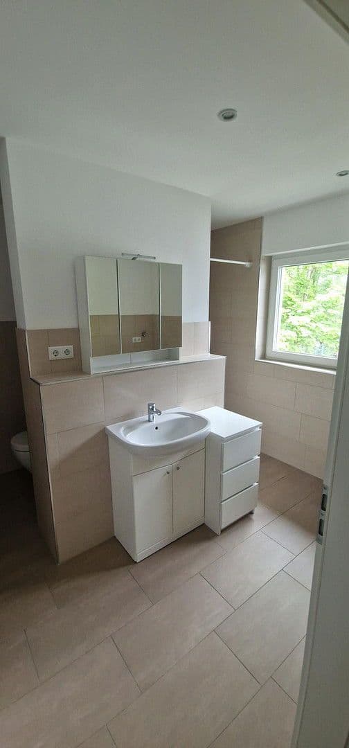 Prenájom domu 145 m², pozemek 150 m², Weydemeyerstr 180a, Chemnitz, Sasko Prenájom domu 145 m², pozemek 150 m², Weydemeyerstr 180a, Chemnitz, Sasko