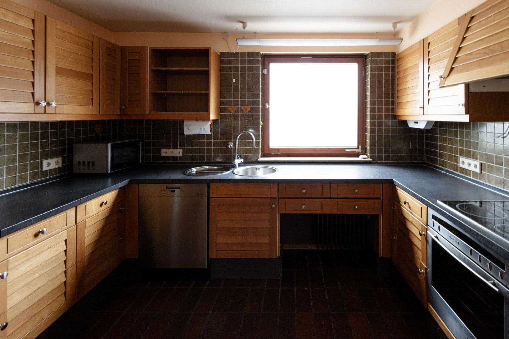 Predaj domu 158 m², pozemek 410 m², Leonberg, Bádensko-Wurttembersko Predaj domu 158 m², pozemek 410 m², Leonberg, Bádensko-Wurttembersko