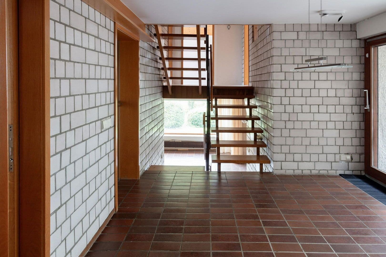 Predaj domu 158 m², pozemek 410 m², Leonberg, Bádensko-Wurttembersko Predaj domu 158 m², pozemek 410 m², Leonberg, Bádensko-Wurttembersko