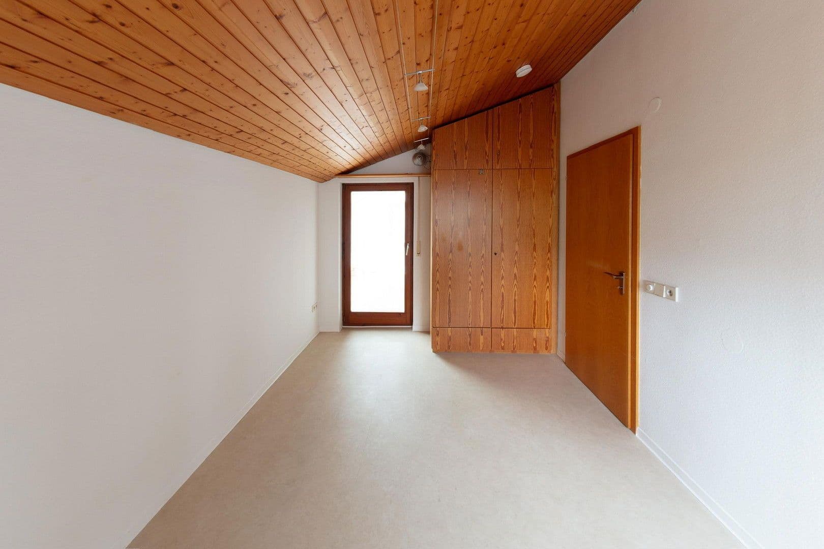 Predaj domu 158 m², pozemek 410 m², Leonberg, Bádensko-Wurttembersko Predaj domu 158 m², pozemek 410 m², Leonberg, Bádensko-Wurttembersko